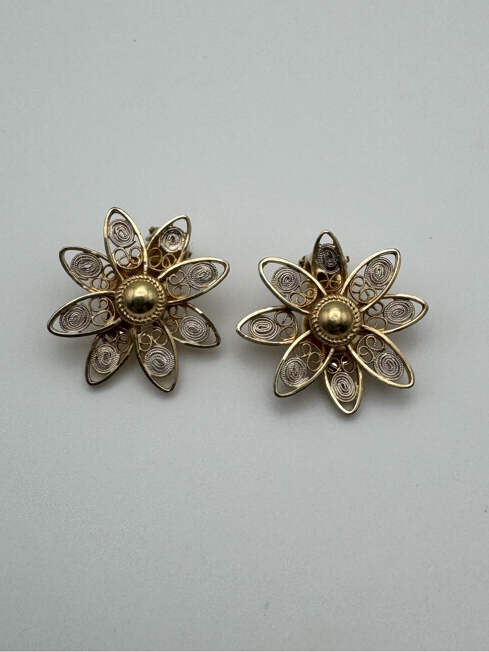 VTG Gold Flower Clip-On Earrings